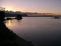 Couche de soleil sur le lac de Rotorua