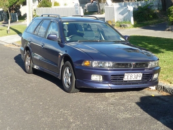 Mitsubishi Legnum break