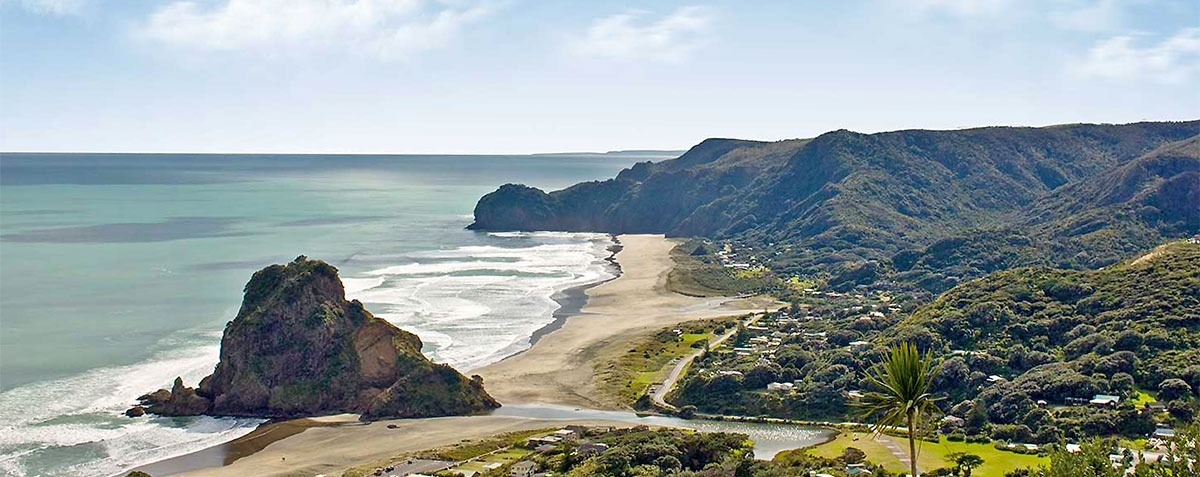 Piha - photo Bush & Beach