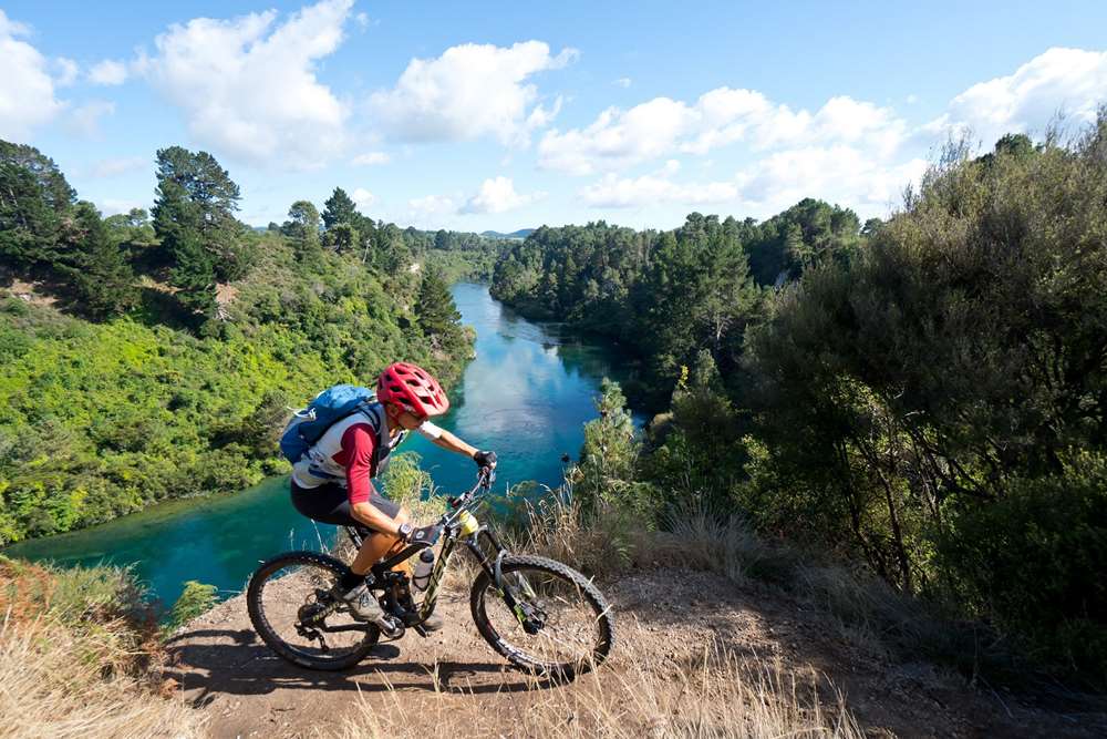 Huka fallsAratitia dam craters of the moon wairakei vtt balade velo
