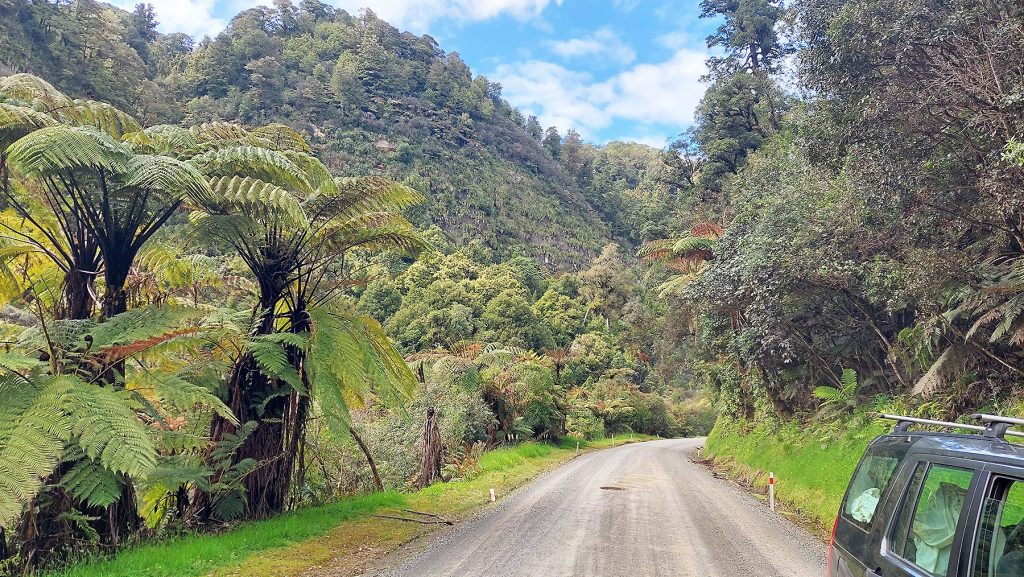 forgotten Highway whangamomona taranaki balade