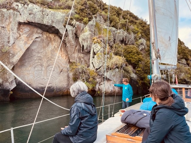 taupo maori rock carving