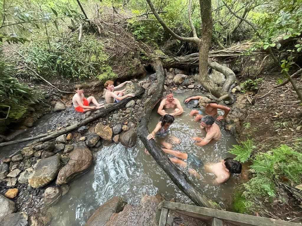 randonnee great barrier kaitoke hot spring source d'eau chaude
