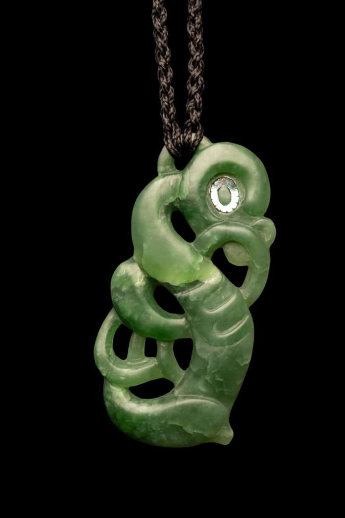 manaia pendantif maori jade pounamu nouvelle-zelande green stone