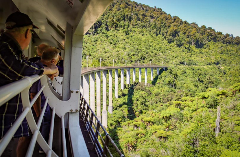 train nouvelle zelande viaduct