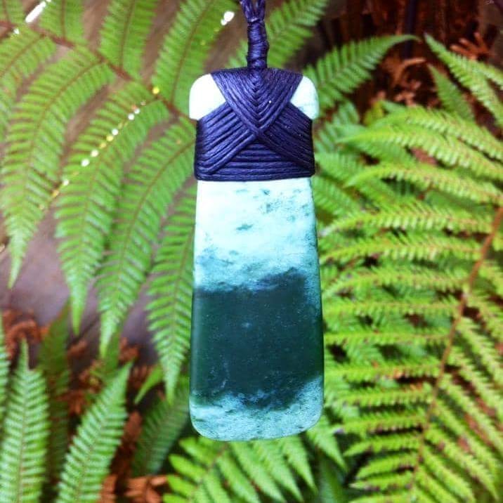 toki pendentif maori jade pounamu nouvelle-zelande adze green stone