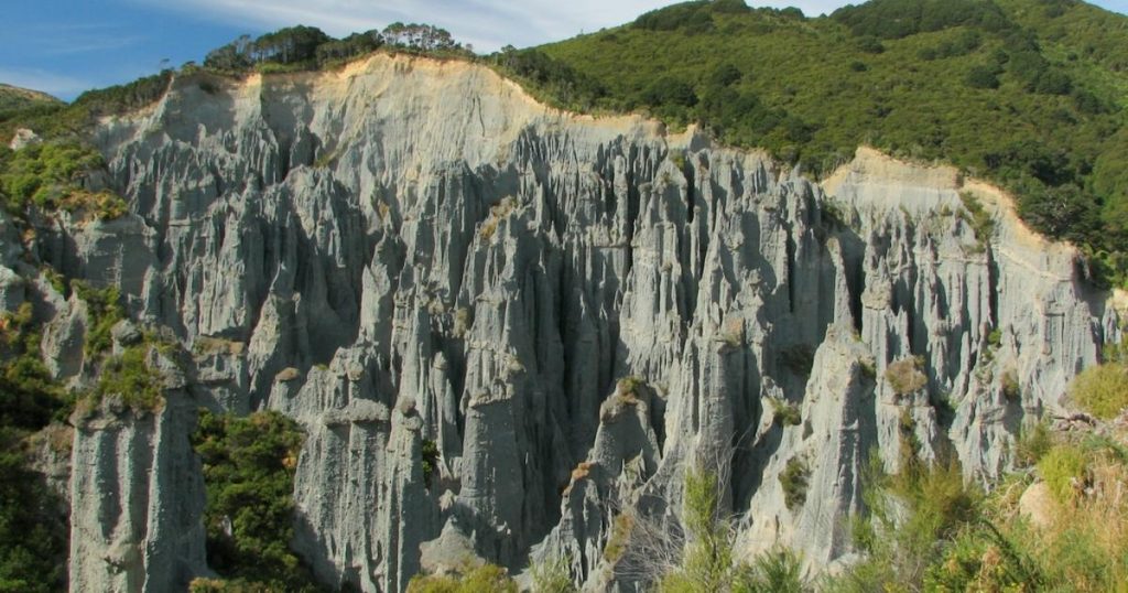 Balade au Putangirua ©NewZealand.com