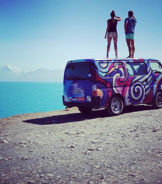 Alexandra et Quentin devant le lac Tekapo