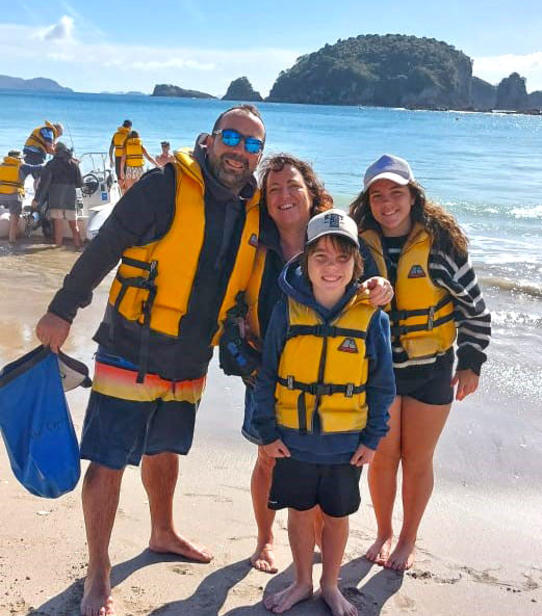 Famille à Cathedral Cove