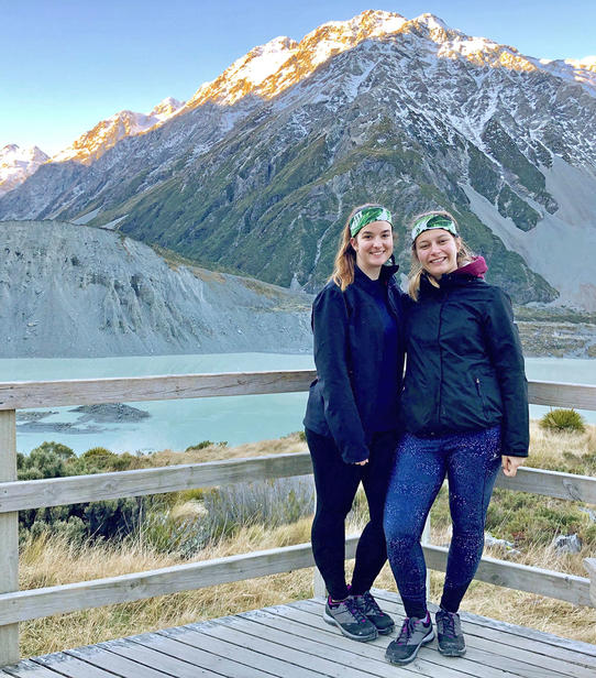 Charlotte et Marine au Mont Cook