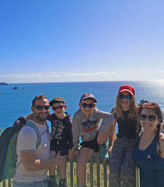 Guillaume et Tiphanie en famille à Abel Tasman