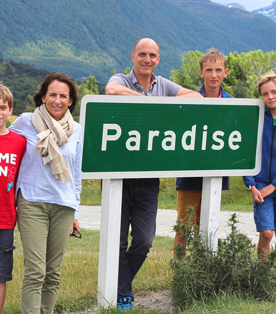 Jerome et Marie-Elisabeth et leurs enfants à Glenorchy