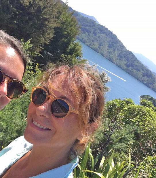 Laura et sa maman dans les Marlbourough Sounds