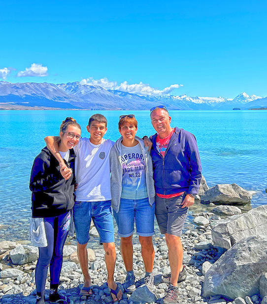 Olivier, Morgane et leurs enfants au lac Tekapo