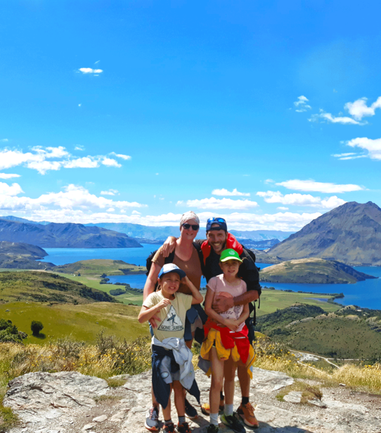 Pacôme, Magali, Maiwenn et Eliott au lac Wanaka