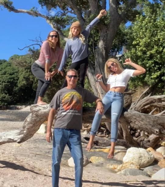 Romuald en famille dans le Coromandel