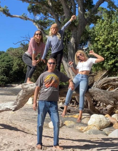 Romuald en famille dans le Coromandel