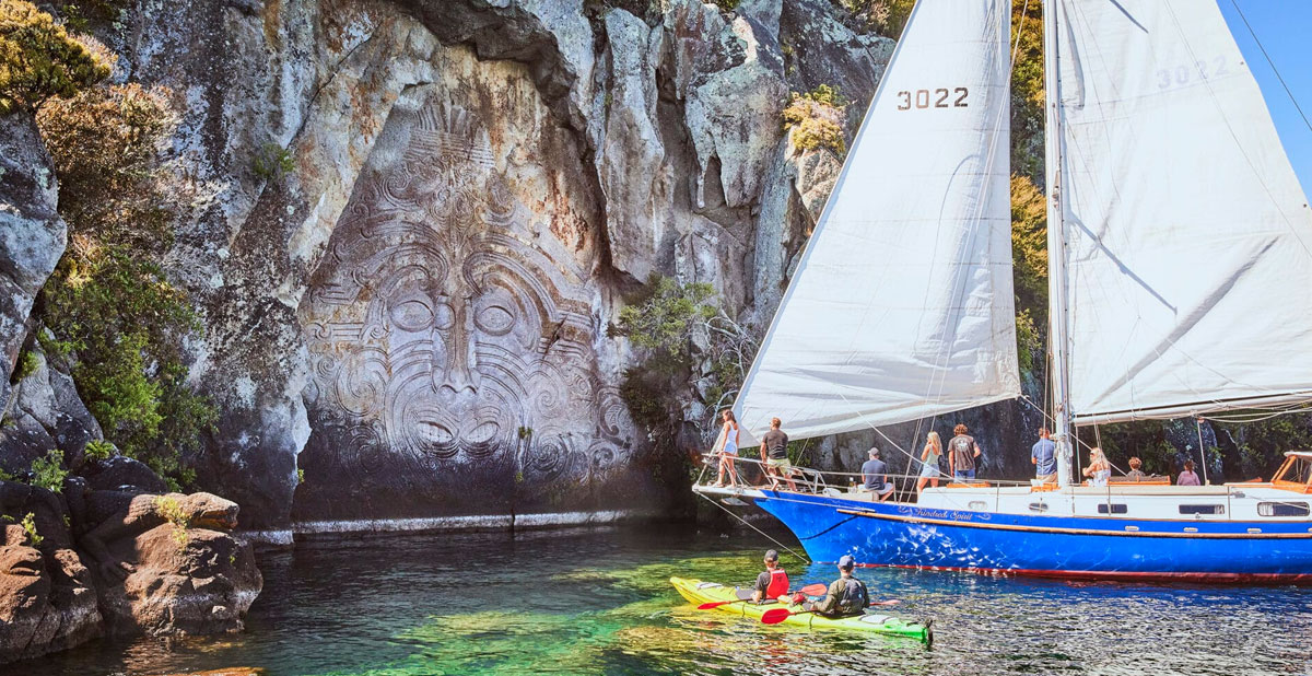 croisiere-lac-taupo-scultpure-maorie