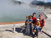Voyage famille Wai-O-Tapu Voyage famille Wai-O-Tapu