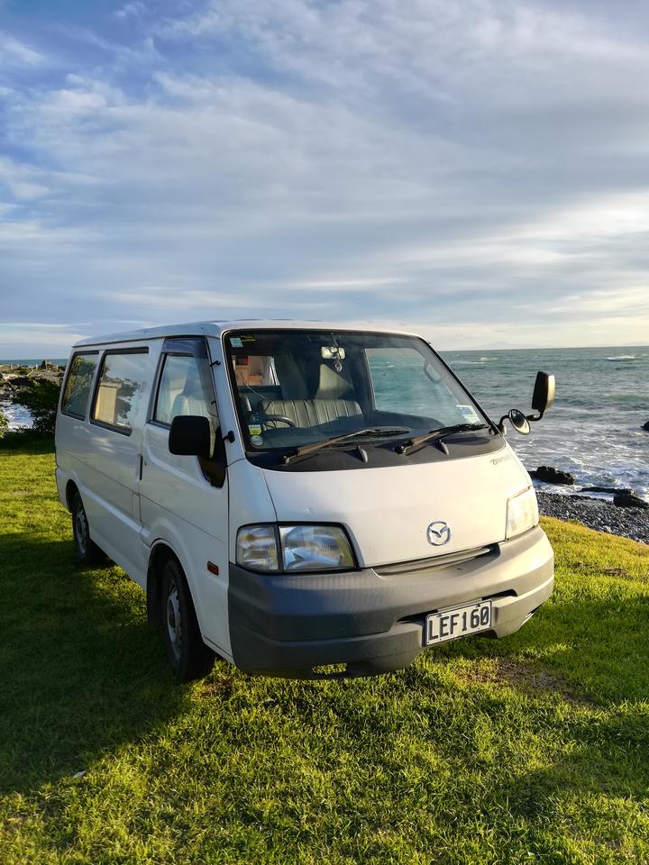 Mazda bongo 2008