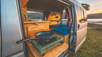 TOYOTA HIACE 2006 HIGH ROOF SELF CONTAINED TOYOTA HIACE 2006 HIGH ROOF SELF CONTAINED