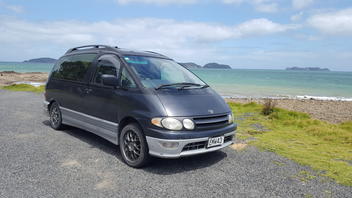 Vend Toyota Lucida 1997 aménagée Vend Toyota Lucida 1997 aménagée